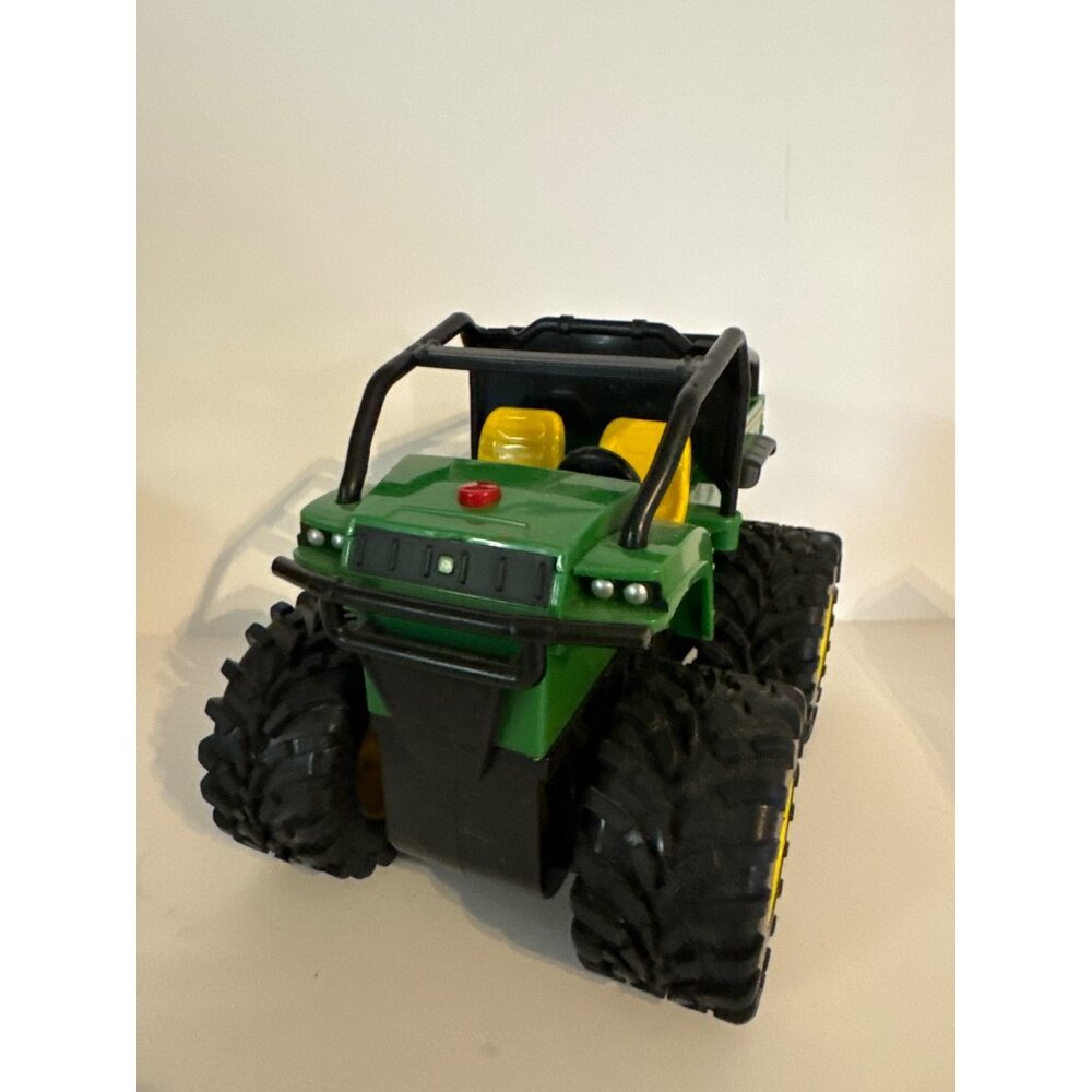 John Deere 4x4 Buggy Battery Operated with Sound and Motion READ